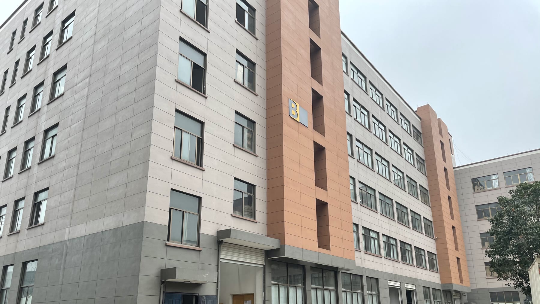 快发云仓位于浙江义乌的实体仓库外景